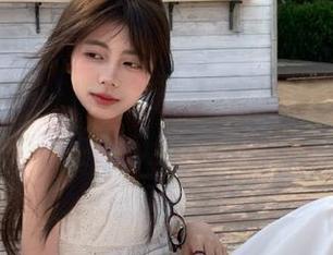 17吃瓜网独家视频放送，让女生吃瓜更有趣精彩