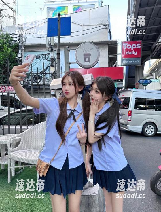 学妹带你轻松登录52吃瓜，还教你怎么下载安装包