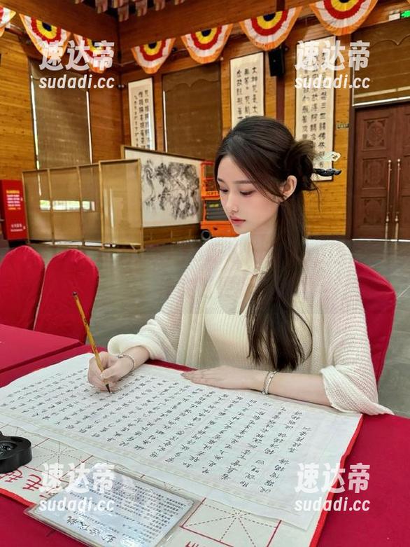 娱乐718吃瓜网红app热点事件实时更新